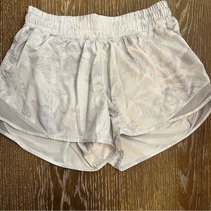 Lululemon shorts size 6